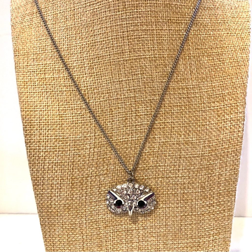 Nwt Owl Necklace By Taramanda - Silver Tone Owl Face Pendant With Rhinestones 17$
